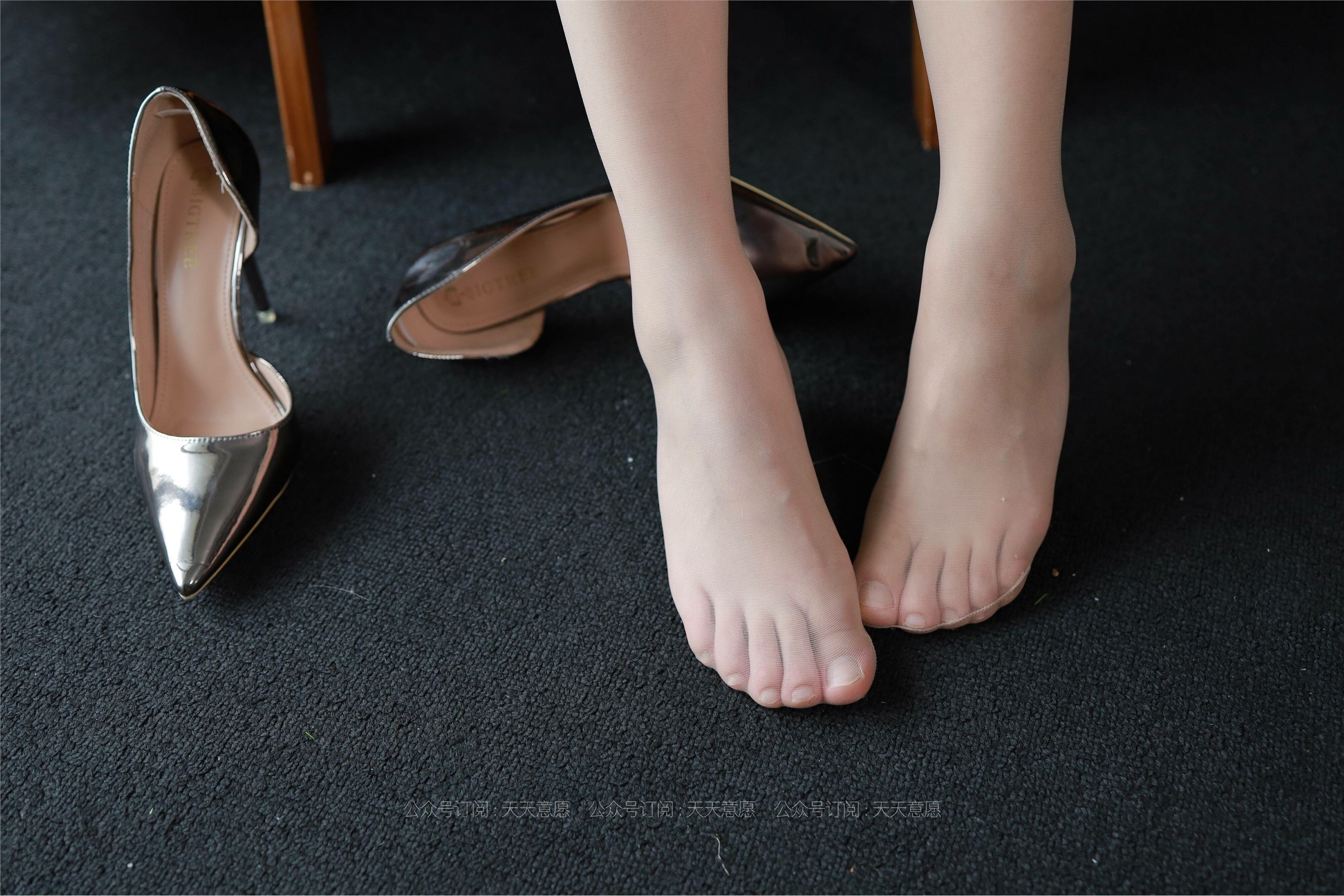 IESS异思趣向  2021.08.16 丝享家891：小婕《黑色包臀裙》